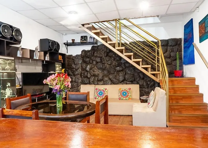 Casa vacanze Cozy House Near Mean Square - Free Airport Pickup